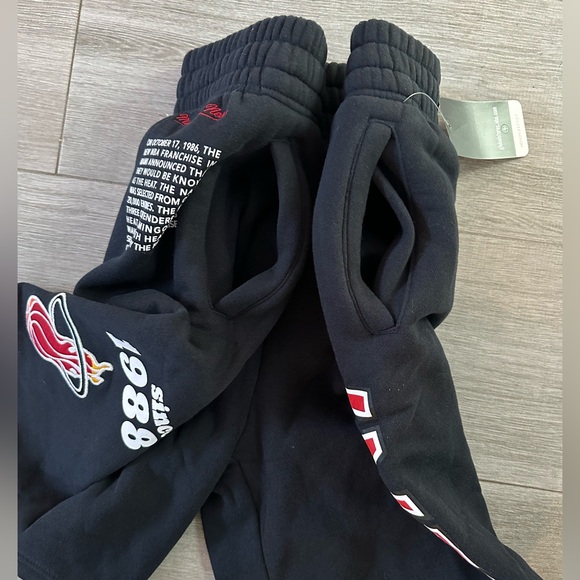 Men's Miami Heat Mitchell & Ness Origins Black Fleece Shorts Size L Large New - Picture 2 of 11